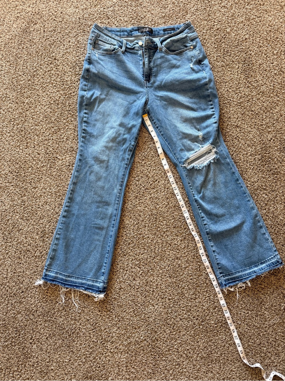 Judy Blue Medium Blue Straight Leg Jeans with Frayed Hem